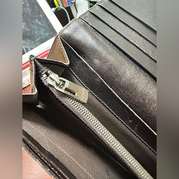 Authentic Fendi vintage Continental Wallet - Picture 8 of 8